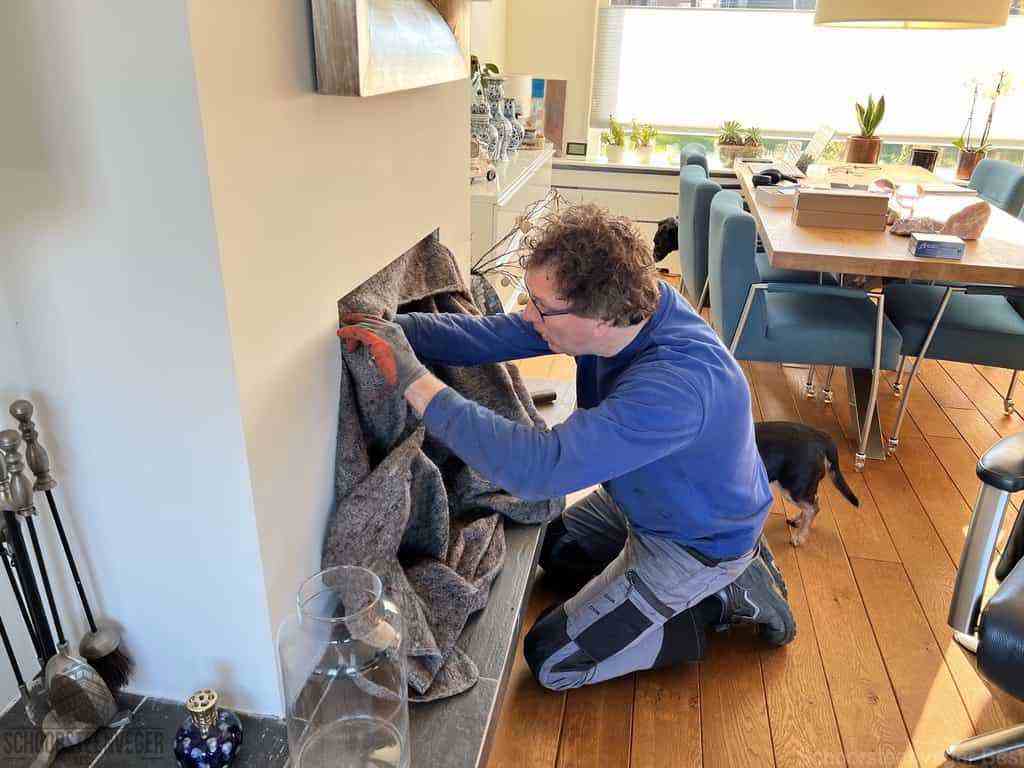 Schouwveger Best kleed schoorsteenreiniger Schouwveger Best kleed schoorsteenreiniger
